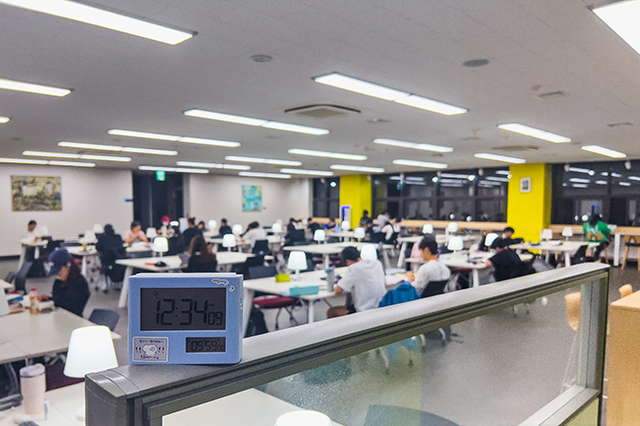[COVERSTORY] 기말 앞둔 캠퍼스, 불 꺼지지 않는 도서관