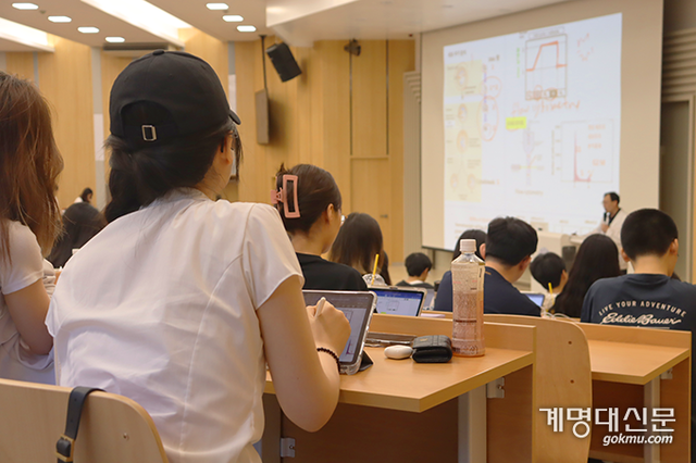 [Cover story] 의대생, 강의실에 돌아오다