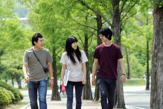 철도차량디자인공모전에서 금상을 수상한 씨투 팀