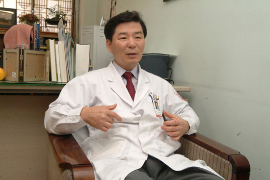 사단법인 생명잇기 초대 이사장으로 선출된 조원현 교수 조원현 교수