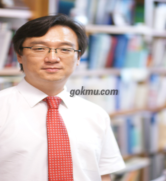 행저안전부 장관상을 받은 장준호 교수