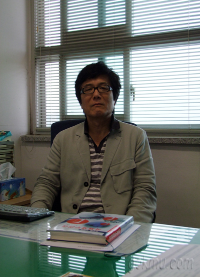 한국국제경영관리학회에서 최우수상을 수상한 김경 교수 이승준 기자