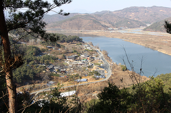 다람재에서 바라본 도동서원의 전경